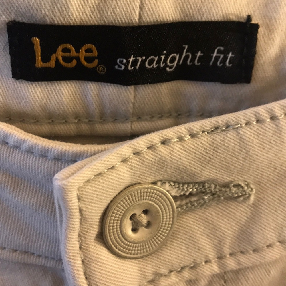 Lee Women’s Petite Relaxed Fit Straight Leg - Picture 4 of 7